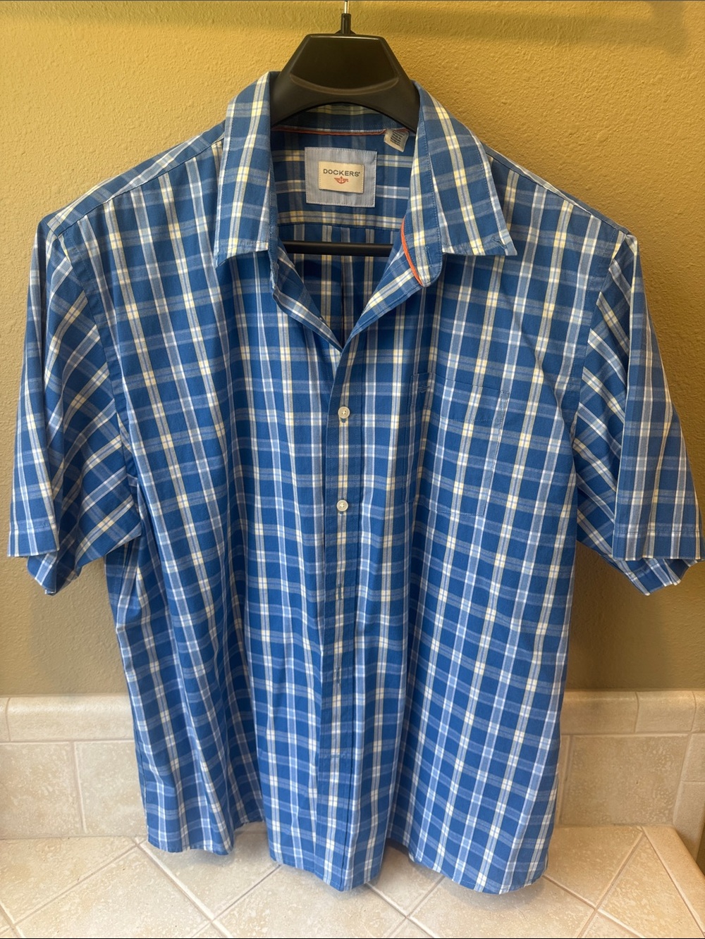 Dockers Blue and White Plaid Short Sleeve Button-Down Shirt